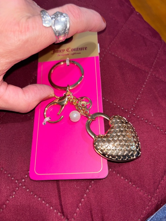 Juicy Couture Pink Heart Padlock Key & Charm Keychain with Gold Hardware - Picture 4 of 5